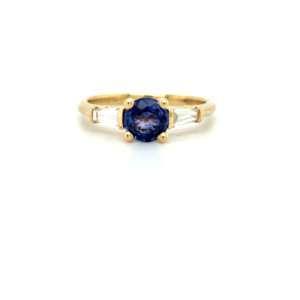 18kt geelgouden ring met saffier en diamant.
