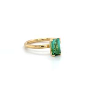 18kt geelgouden ring met toermalijn en diamant.